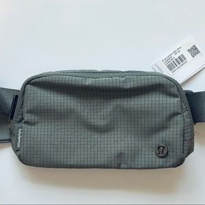 NEW Lululemon Everywhere Belt Bag